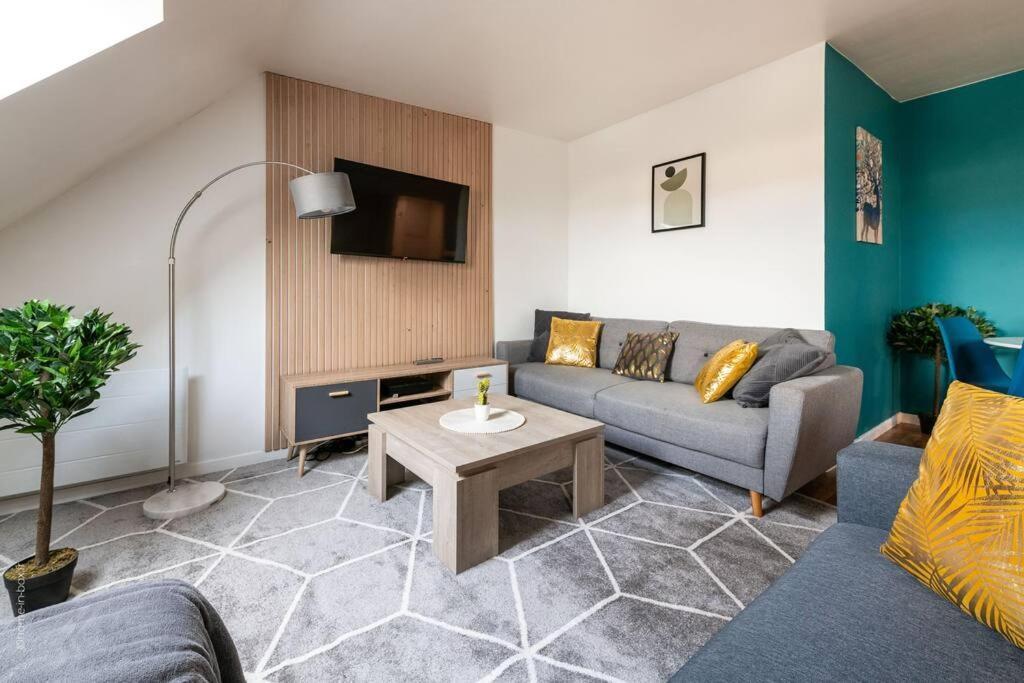 La Belle Echappee Parisienne - Gare - Hyper Centre Apartman Les Mureaux Kültér fotó